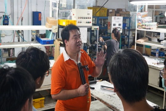 Siswa dari Departemen Mesin & Elektronik SMA Lio-Ho, Taoyuan Mengunjungi Kuningan Sheng-Tai